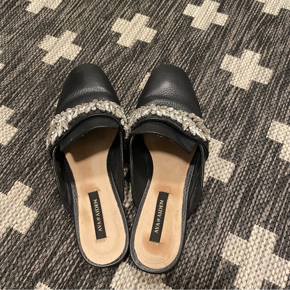 Ava & Aiden Women’s Black Leather Alexa Bejeweled Slide Mule/ Mocs Size … - Picture 5 of 7